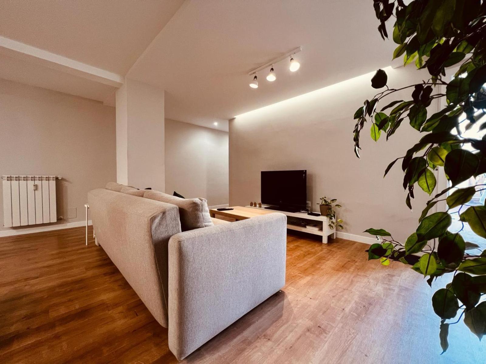 Appartement Piso Reformado,Centrico,Tranquilo Y Con Wifi Vut 09-398 à Burgo Extérieur photo