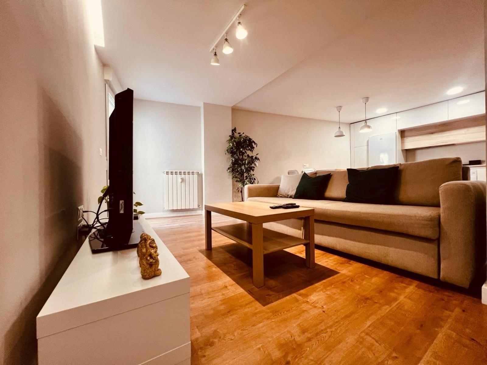 Appartement Piso Reformado,Centrico,Tranquilo Y Con Wifi Vut 09-398 à Burgo Extérieur photo